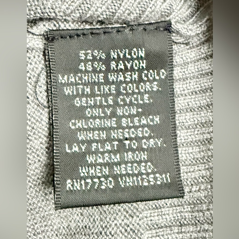 Target Women's V-Neck Sweater - Picture 6 of 6